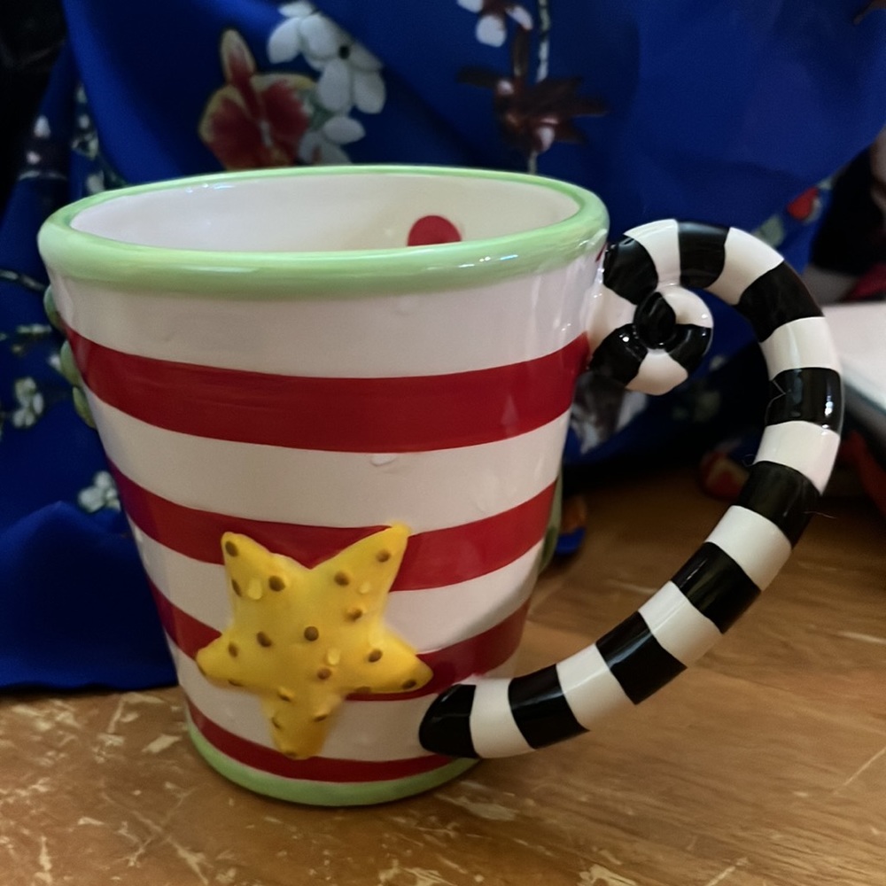 Christmas tree, present, Star Becca Signature Mug embossed